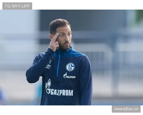 沙尔克中场新星表现稳健，战术组织能力备受赞誉