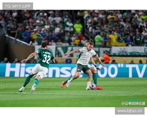 沙尔克比赛节奏近期表现稳健，攻防转换效率持续提升