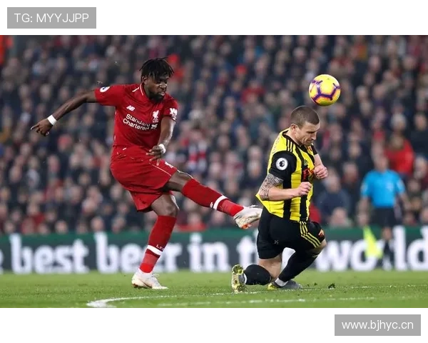 帕雷德斯远射威胁大,近期表现稳健 帕雷德斯远射威胁大,近期表现稳健