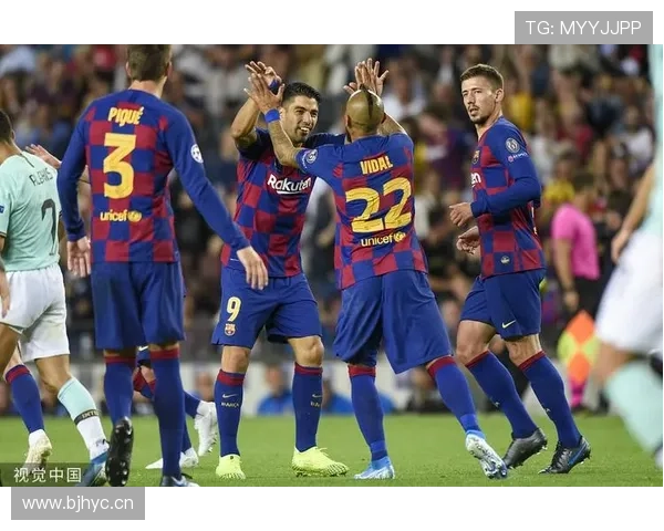 从荷甲天才到欧洲顶级杀手：苏亚雷斯职业生涯全景复盘